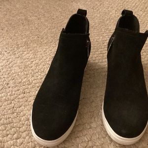 Blondo waterproof Suede Booties Womens 9.0